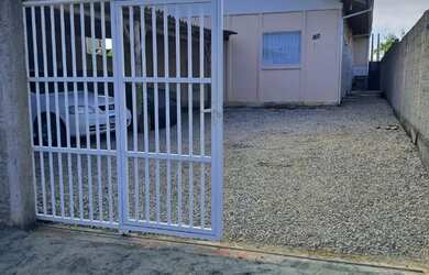 Imagem: A kitnet possui 1 Dormitório, 1 Banheiro, 1 Vaga na garagem