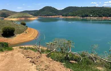 Imagem: Terreno à Venda com Excelente Localização