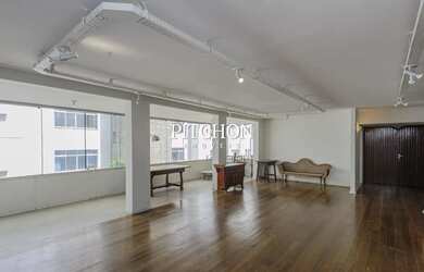 Imagem: O apartamento possui 4 Dormitórios, 4 Banheiros, 3 Vagas na