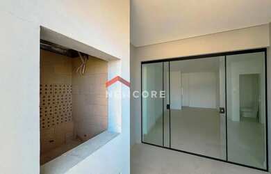 Imagem: O apartamento possui 3 Dormitórios, 4 Banheiros, 2 Vagas na