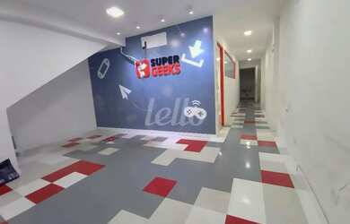 Imagem: O depósito possui 2 Vagas na garagem, 260m² de Área e está