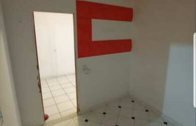 Imagem: A casa em condomínio possui 3 Dormitórios, 1 Banheiro, 1 Vaga