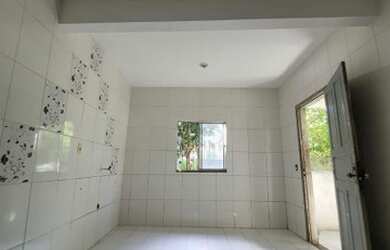 Imagem: A casa possui 3 Dormitórios, 2 Banheiros, 1 Vaga na garagem