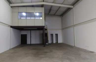 Imagem 7: Galpão/Depósito/Armazém para aluguel tem 200 metros quadrados