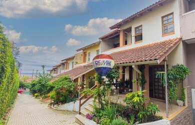 Imagem: A casa em condomínio possui 3 Dormitórios, 3 Banheiros, 3