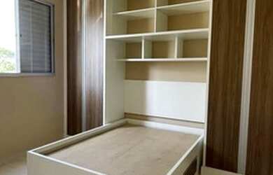 Imagem: O apartamento possui 2 Dormitórios, 1 Banheiro, 1 Vaga na garagem