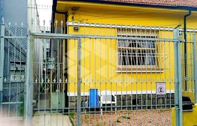 Imagem: A casa possui 5 Dormitórios, 2 Banheiros, 1 Vaga na garagem