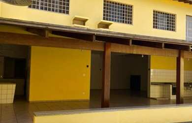 Imagem: A casa possui 5 Dormitórios, 5 Banheiros, 5 Vagas na garagem