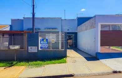 Imagem: A casa possui 2 Dormitórios, 2 Banheiros, 1 Vaga na garagem