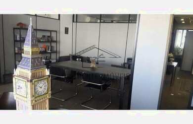 Imagem: O depósito possui 4 Vagas na garagem, 200m² de Área e está