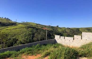 Imagem: O terreno possui 1.000m² de Área e está localizado em Centro