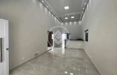 Imagem: A casa possui 3 Dormitórios, 2 Banheiros, 4 Vagas na garagem