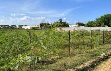 Imagem: O terreno possui 1000m² de Área e está localizado em Atalaia