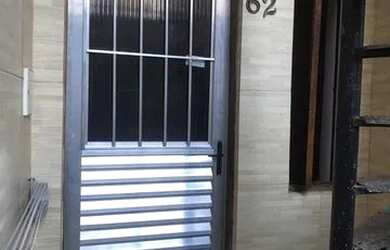 Imagem: A casa possui 1 Dormitório e 1 Banheiro e está localizado