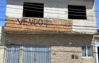 Imagem: A casa possui 3 Dormitórios, 2 Banheiros, 1 Vaga na garagem