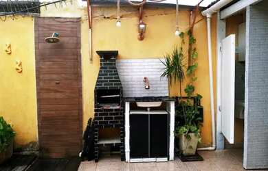 Imagem 1: Casa temporada. Churrasqueira, Varanda, 1 Vaga na garageme2 Dormitórios