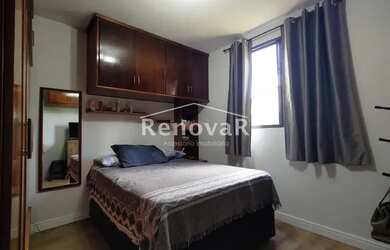 Imagem: O apartamento possui 2 Dormitórios, 1 Banheiro, 1 Vaga na garagem