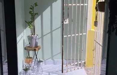 Imagem: A casa possui 2 Dormitórios, 1 Banheiro, 1 Vaga na garagem