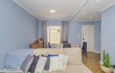 Imagem: A casa possui 3 Dormitórios, 2 Banheiros, 1 Vaga na garagem