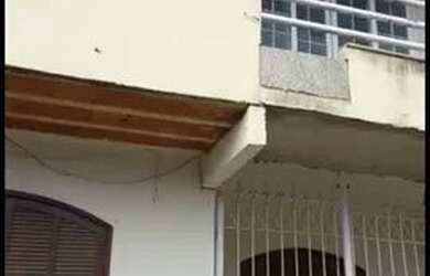 Imagem: A casa possui 5 Dormitórios, 4 Banheiros e está localizado