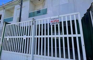 Imagem: A casa possui 3 Dormitórios, 2 Banheiros, 1 Vaga na garagem