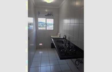 Imagem: O apartamento possui 2 Dormitórios, 1 Banheiro, 1 Vaga na garagem