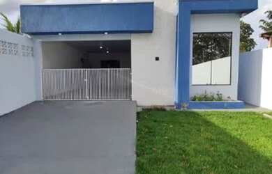 Imagem: A casa possui 3 Dormitórios, 2 Banheiros, 5 Vagas na garagem