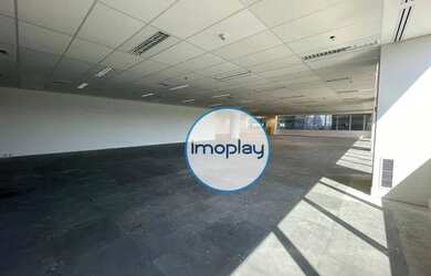 Imagem: O depósito possui 5 Vagas na garagem, 375m² de Área e está