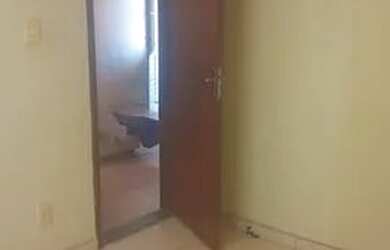 Imagem 4: VENDO OU TROCO. 1 Vaga na garageme2 Dormitórios