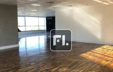 Imagem: O depósito possui 5 Vagas na garagem, 203m² de Área e está