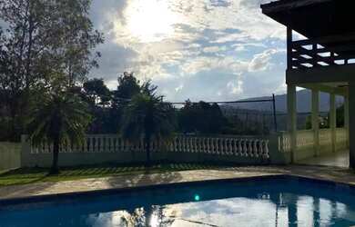 Imagem 1: Casa por temporada Mairiporã á 45 minutos de São Paulo com piscina
