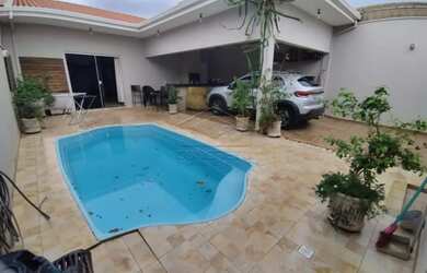 Imagem 3: Casa Padrão em Jaú. Piscina, 12m² de Área, 2 Vagas na garageme2 Dormitórios