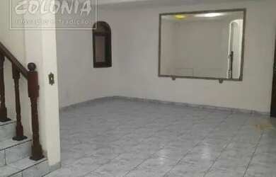 Imagem: A casa possui 3 Dormitórios, 3 Banheiros, 2 Vagas na garagem