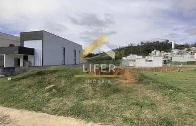 Imagem: O terreno possui 300m² de Área e está localizado em Roncáglia