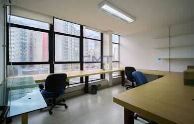 Imagem: O depósito para alugar possui e está localizado em Savassi