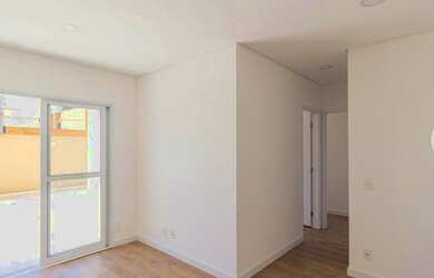 Imagem: O apartamento possui 2 Dormitórios, 2 Banheiros, 1 Vaga na