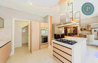 Imagem: A casa em condomínio possui 3 Dormitórios, 5 Banheiros, 4