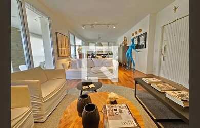 Imagem: O apartamento possui 4 Dormitórios, 5 Banheiros, 3 Vagas na