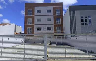 Imagem: O apartamento possui 3 Dormitórios, 1 Banheiro, 1 Vaga na garagem