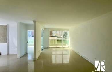 Imagem 2: Descubra Seu Novo Lar na Meia Praia Apartamento 3 Suítes em Itapema/SC