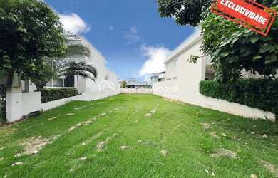 Imagem: O terreno possui 300m² de Área e Imóvel novo e está localizado