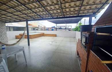 Imagem: A casa possui 4 Dormitórios, 4 Banheiros, 2 Vagas na garagem