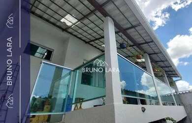 Imagem: A casa possui 2 Dormitórios, 1 Banheiro, 3 Vagas na garagem