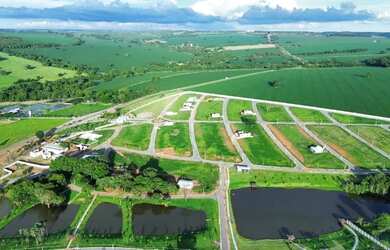 Imagem: O terreno possui 400m² de Área e está localizado em Jardim