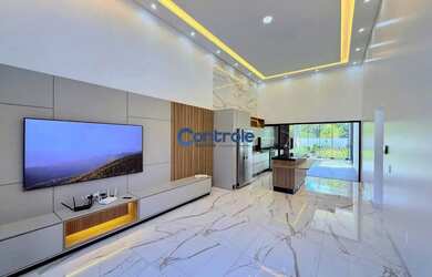 Imagem: A casa possui 3 Dormitórios, 2 Banheiros, 2 Vagas na garagem