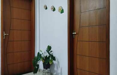 Imagem: O apartamento possui 2 Dormitórios, 1 Banheiro, 1 Vaga na garagem