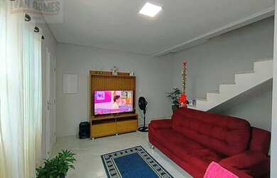 Imagem: A casa possui 2 Dormitórios, 2 Banheiros, 1 Vaga na garagem