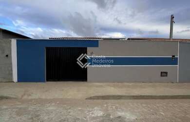 Imagem: A casa possui 2 Dormitórios, 1 Banheiro, 1 Vaga na garagem