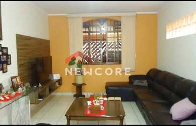 Imagem: A casa possui 2 Dormitórios, 3 Banheiros, 2 Vagas na garagem