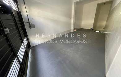 Imagem: A casa possui 3 Dormitórios, 2 Banheiros, 1 Vaga na garagem